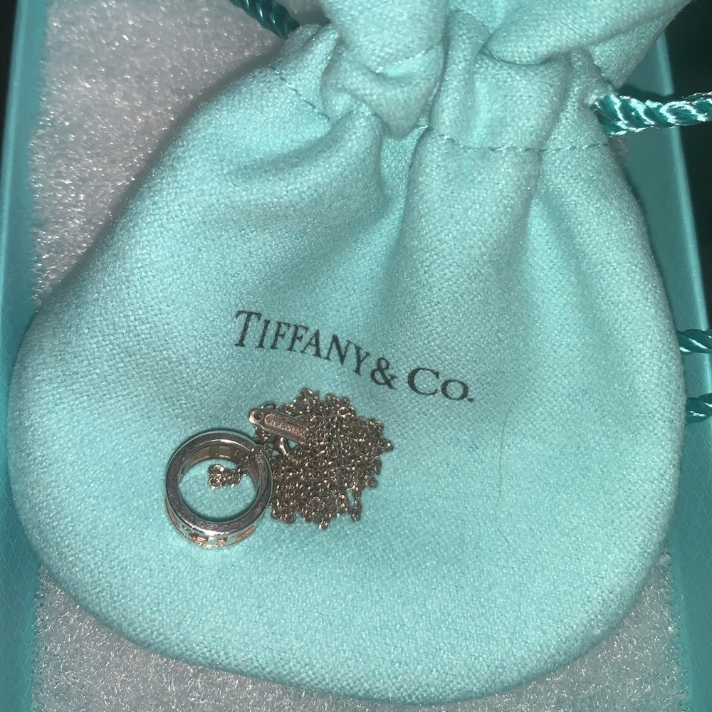 tiffany & co. atlas open pendant necklace